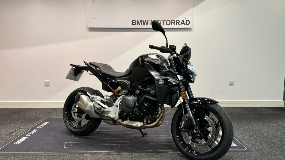 BMW F900 R